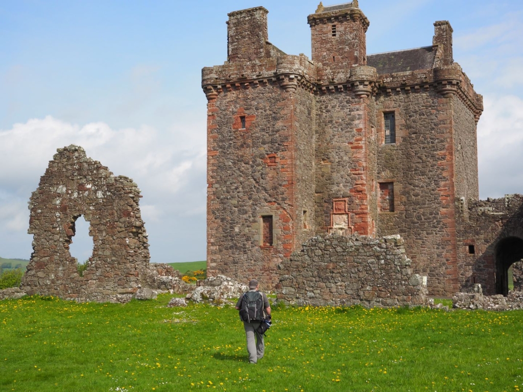 En marchant vers le Chateau Balvaird