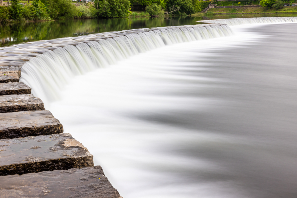 Cascade laiteuse