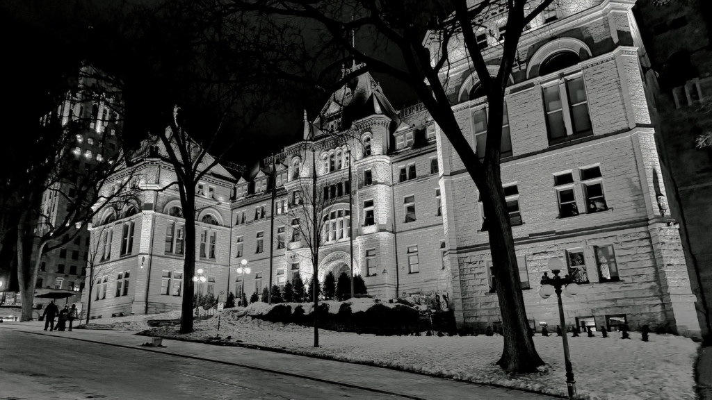 Hotel De Ville